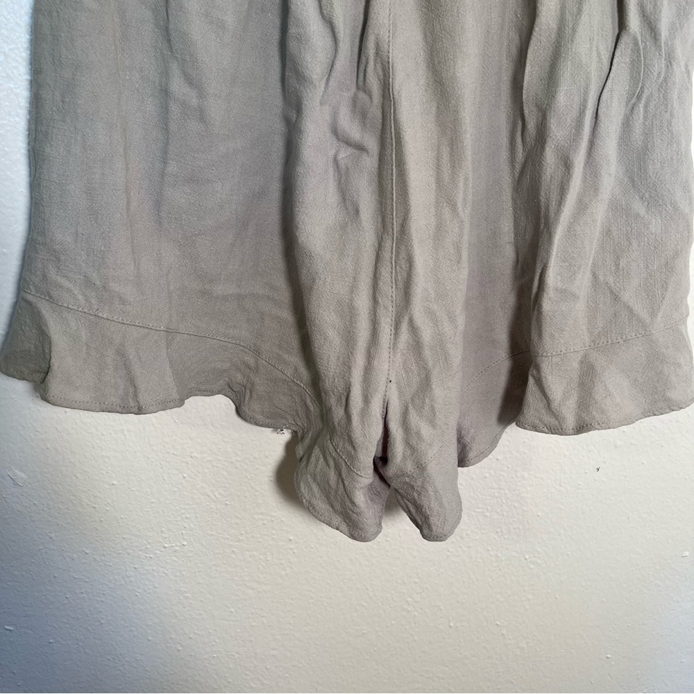 Women's Size Small Casual Shorts Sage Green Gray Ruffle Hem Pockets Stretch - Picture 9 of 11